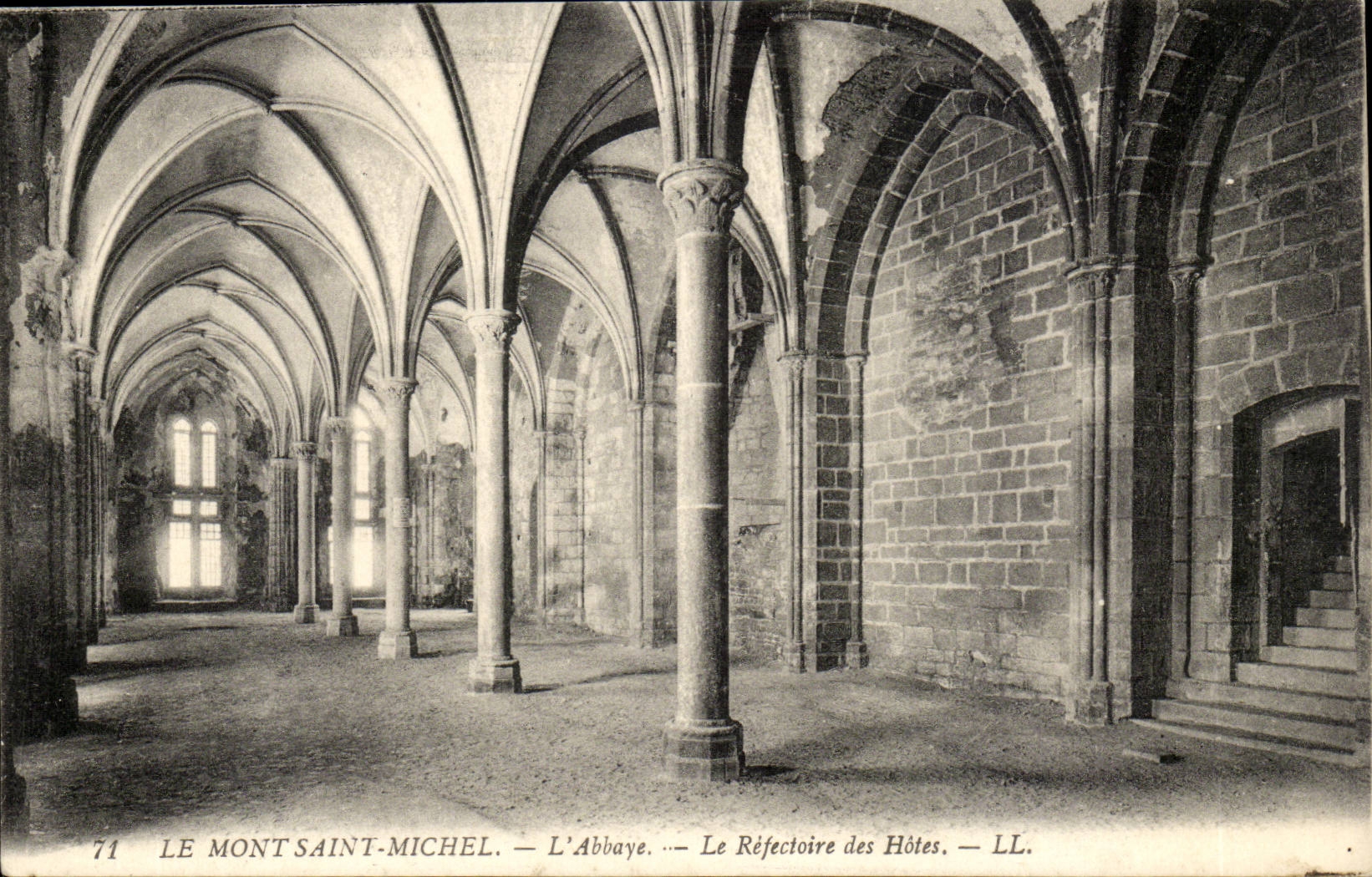 Le Mont-Saint-Michel — L'Abbaye — Le Réfectoire des Hôtes — LL. — n°71