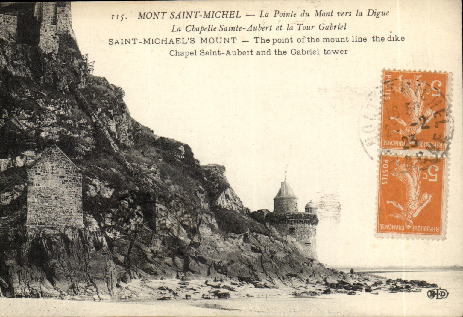 Mont Saint Michel CPA La pointe du Mont vers la digue