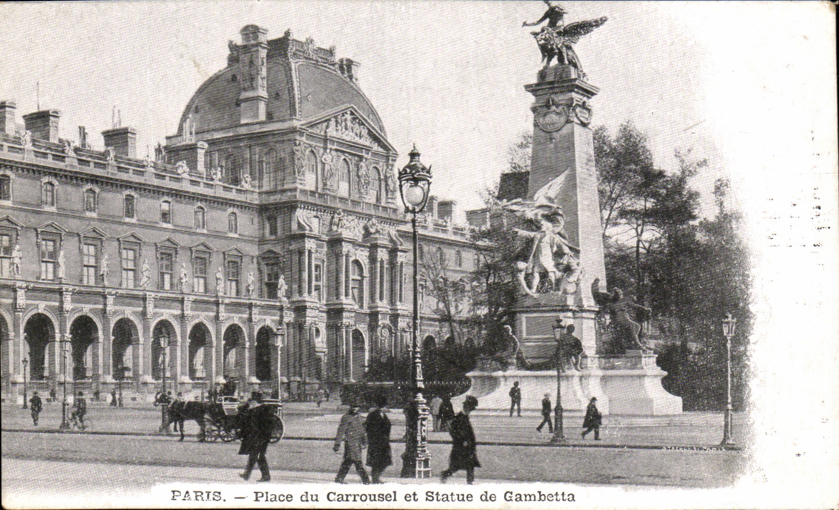 Paris CPA Place du carroussel et statue de Gambetta
