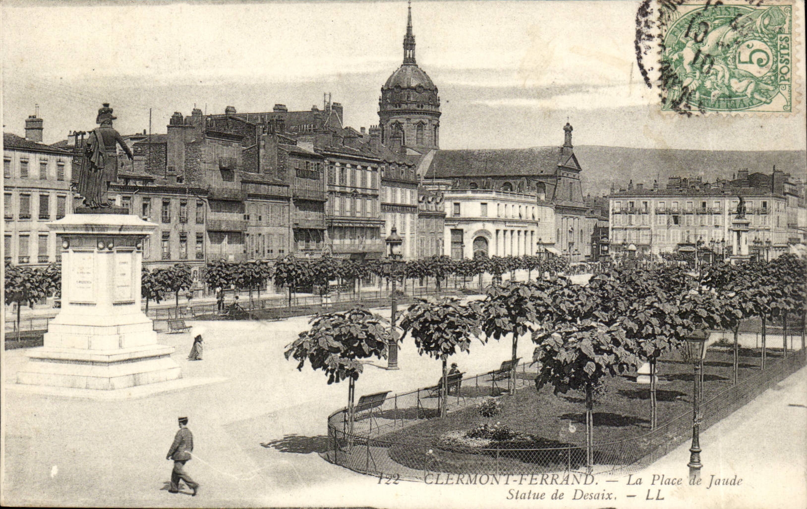 Clermont Ferrand CPA La place de Jaude Statue de Desaix