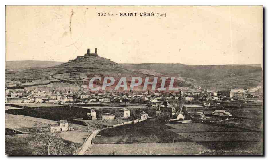 Saint-Céré (Lot) — vue panoramique avec château sur butte — Édition de la Cievaire