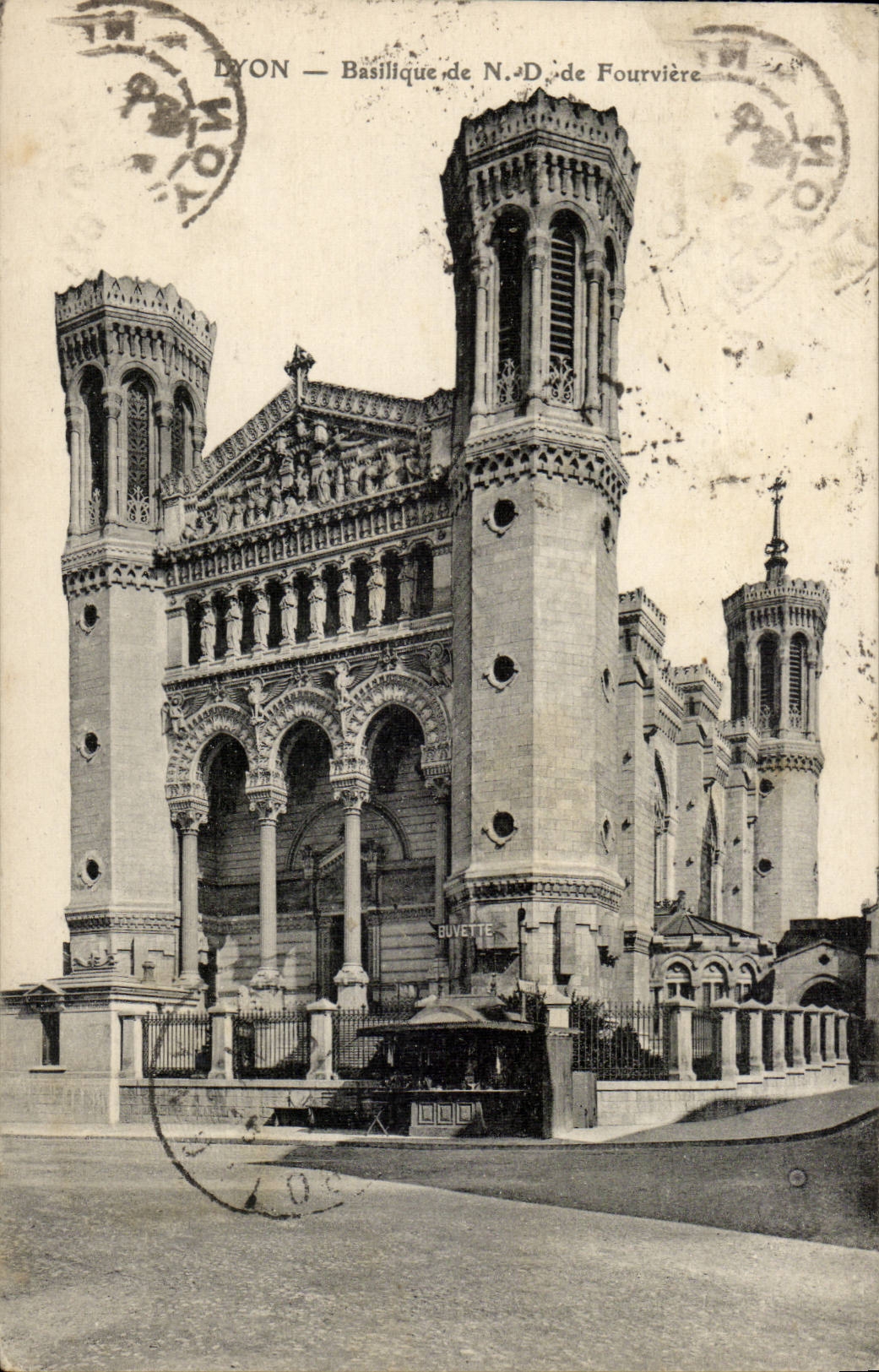 Dijon — Basilique de N.D. de Fourvière — éditeur Buvette