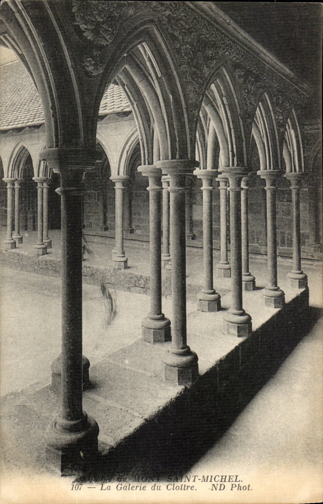 Mont Saint Michel CPA La galerie du cloitre