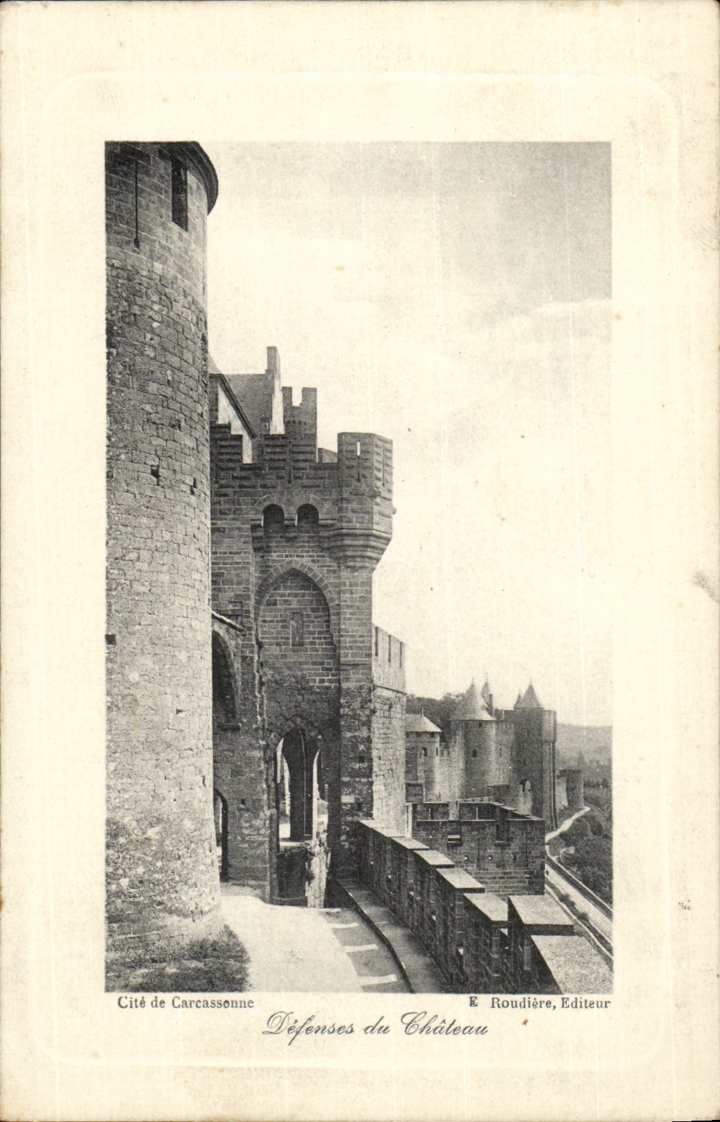 Cite de CArcassonne CPA Defenses du chateau