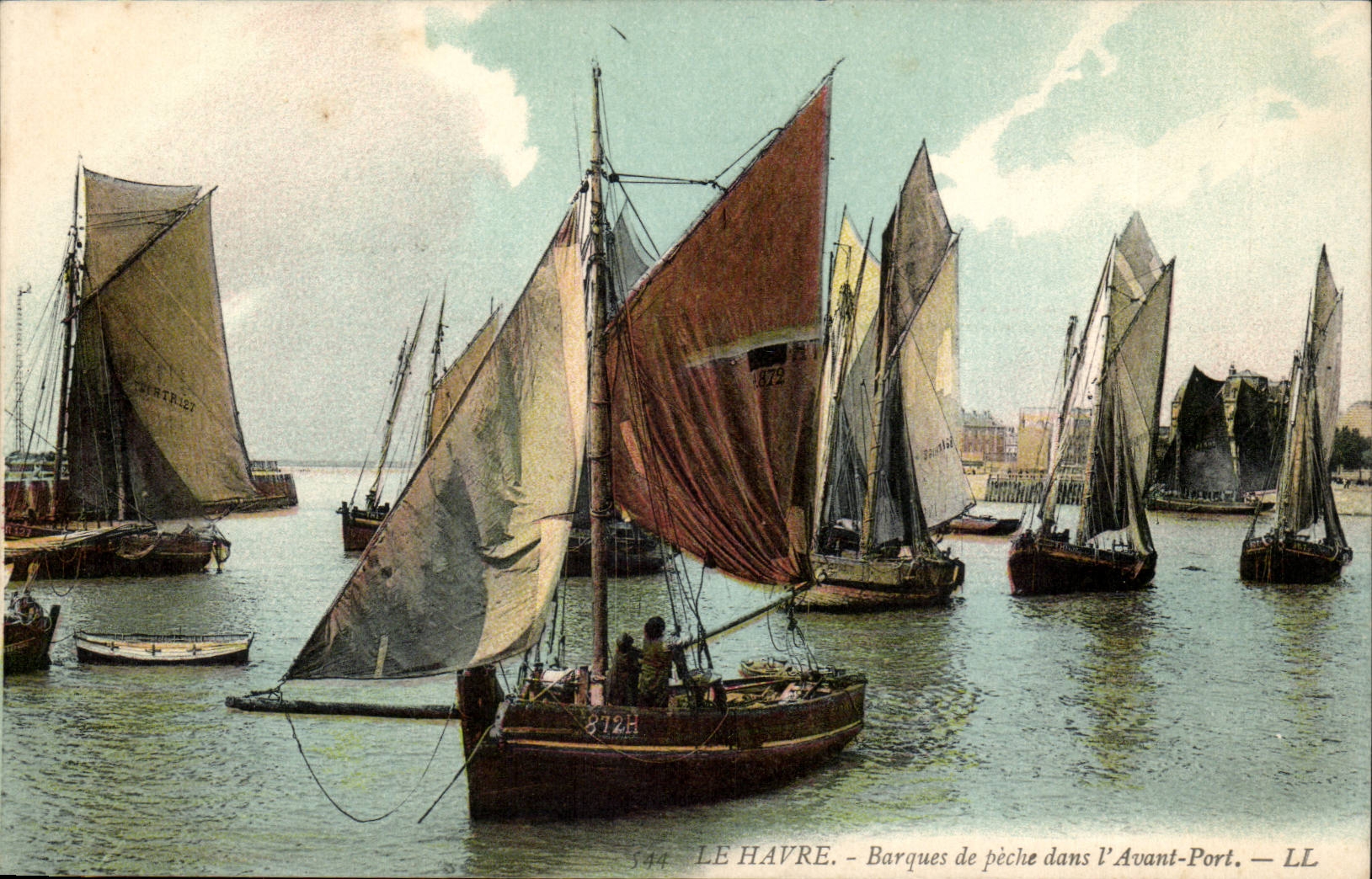 Le Havre — Barques de pêche dans l'Avant-Port — LL, n° 544