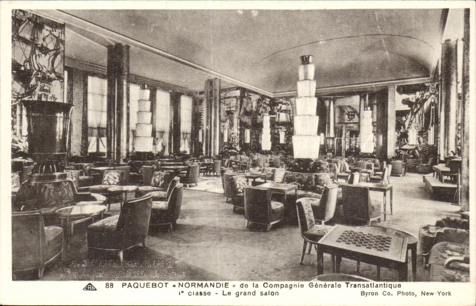Paquebot « Normandie » - Le grand salon 1ère classe — Byron Co. Photo, New-York