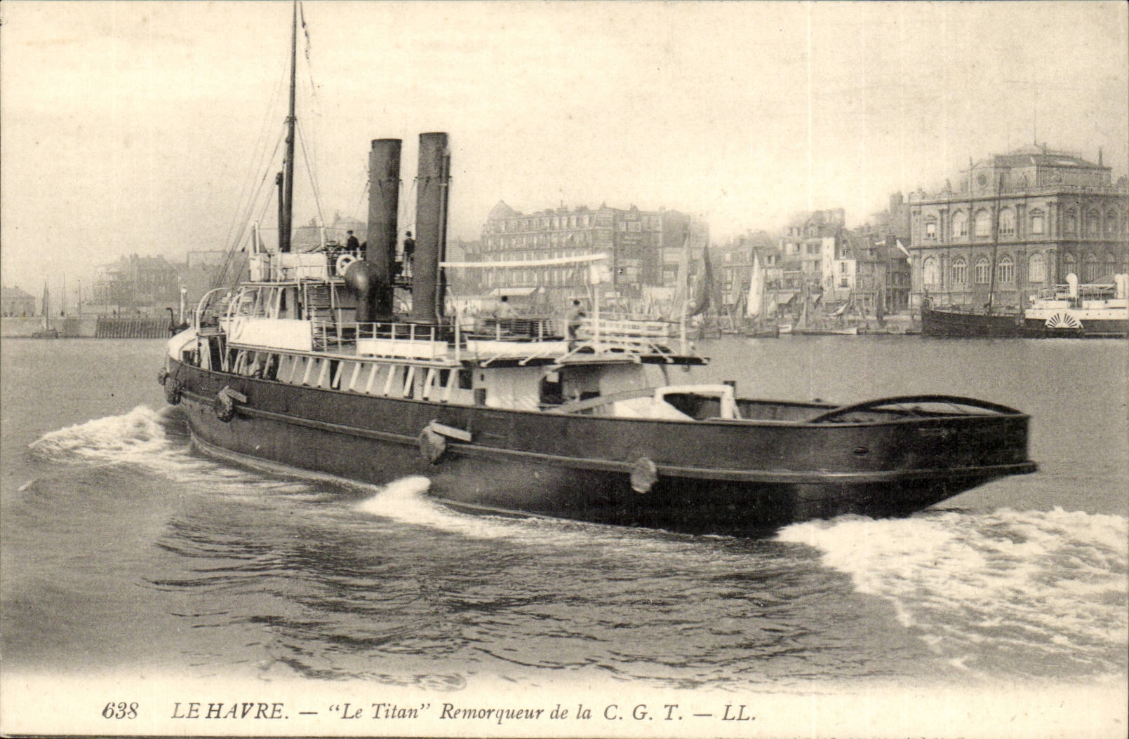 CPA Bateau Le Havre Le Titan Remorqueur de la CGT