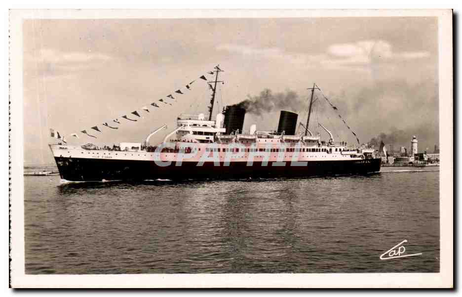 CPA Bateau Paquebot La ville d'Oran Cie Gla Transatlantique