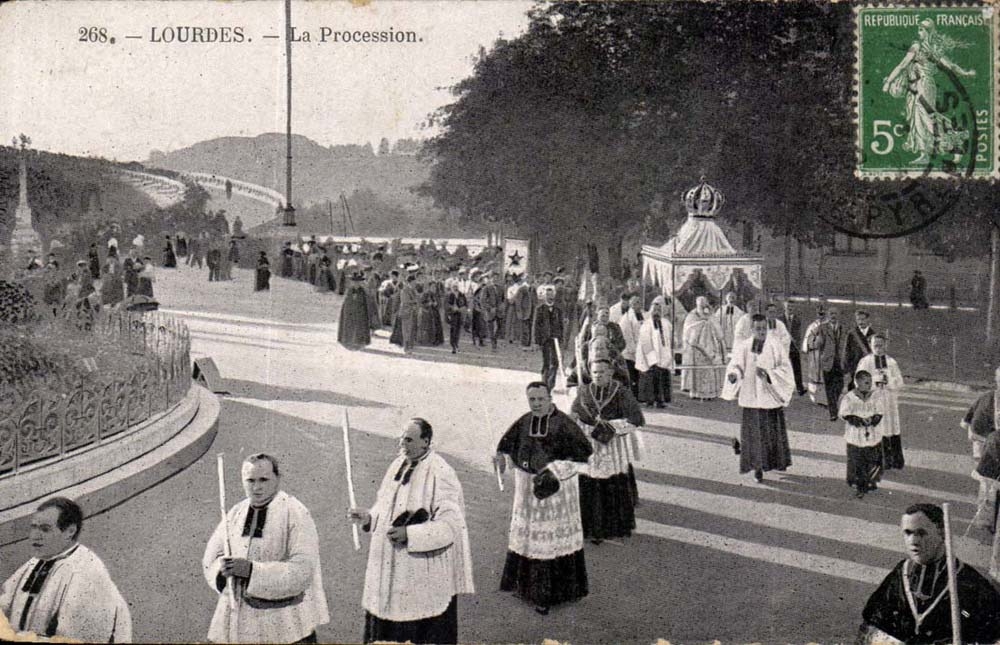 Lourdes CPA La procession