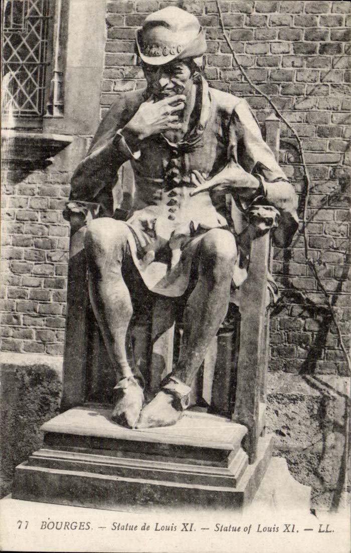 Bourges CPA Statue de Louis XI
