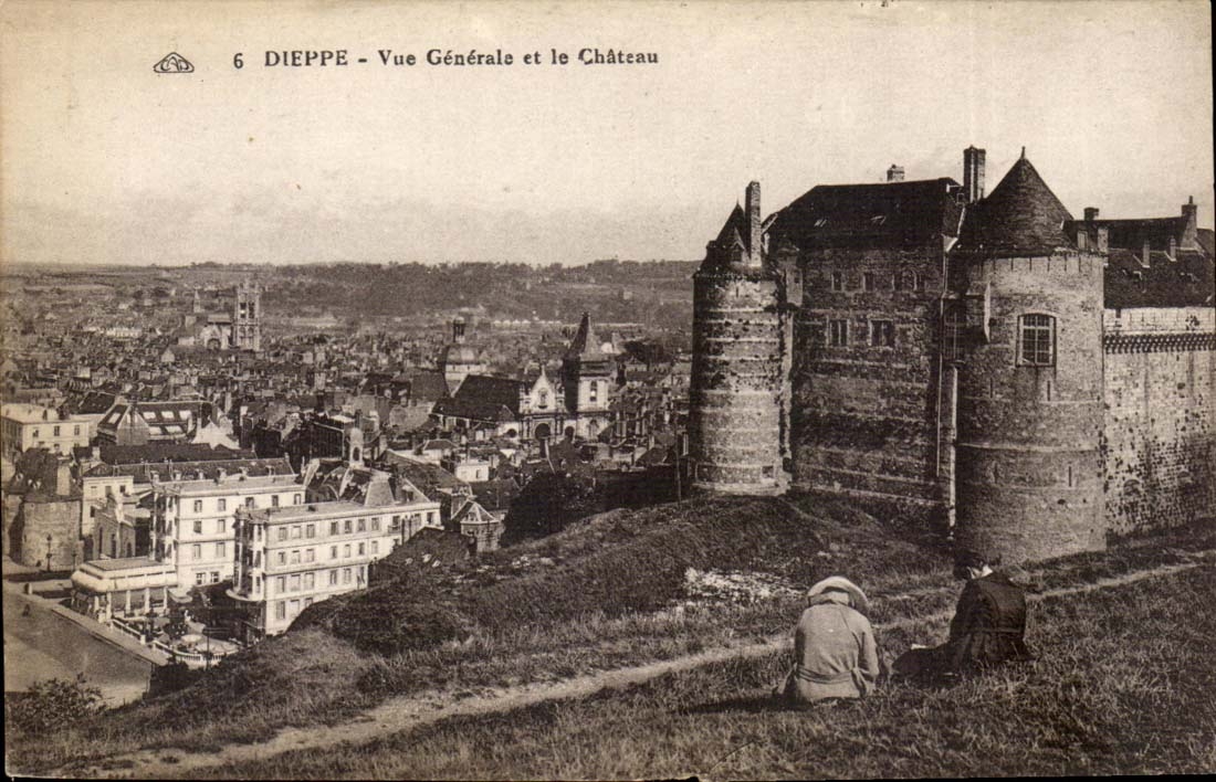 Dieppe - Vue Generale et le Chateau - CPA 