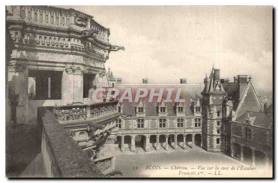 CPA Blois Le chateau Vue sur le mur d'escalier Francois 1er