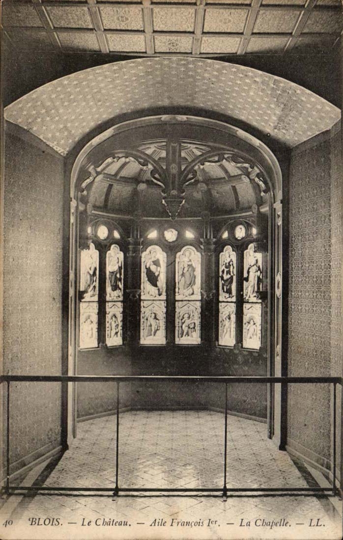 CPA Blois Le chateau Aile Francois 1er La chapelle
