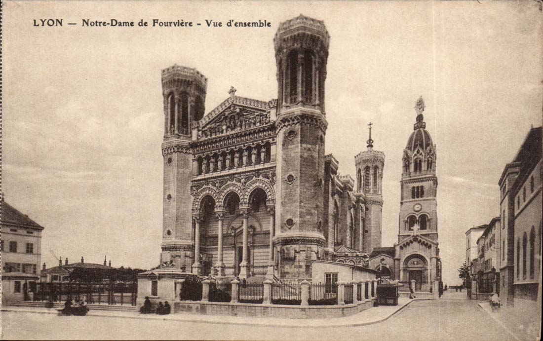 Lyon - Notre Dame de Fourviere - Vue d'Ensemble - CPA 