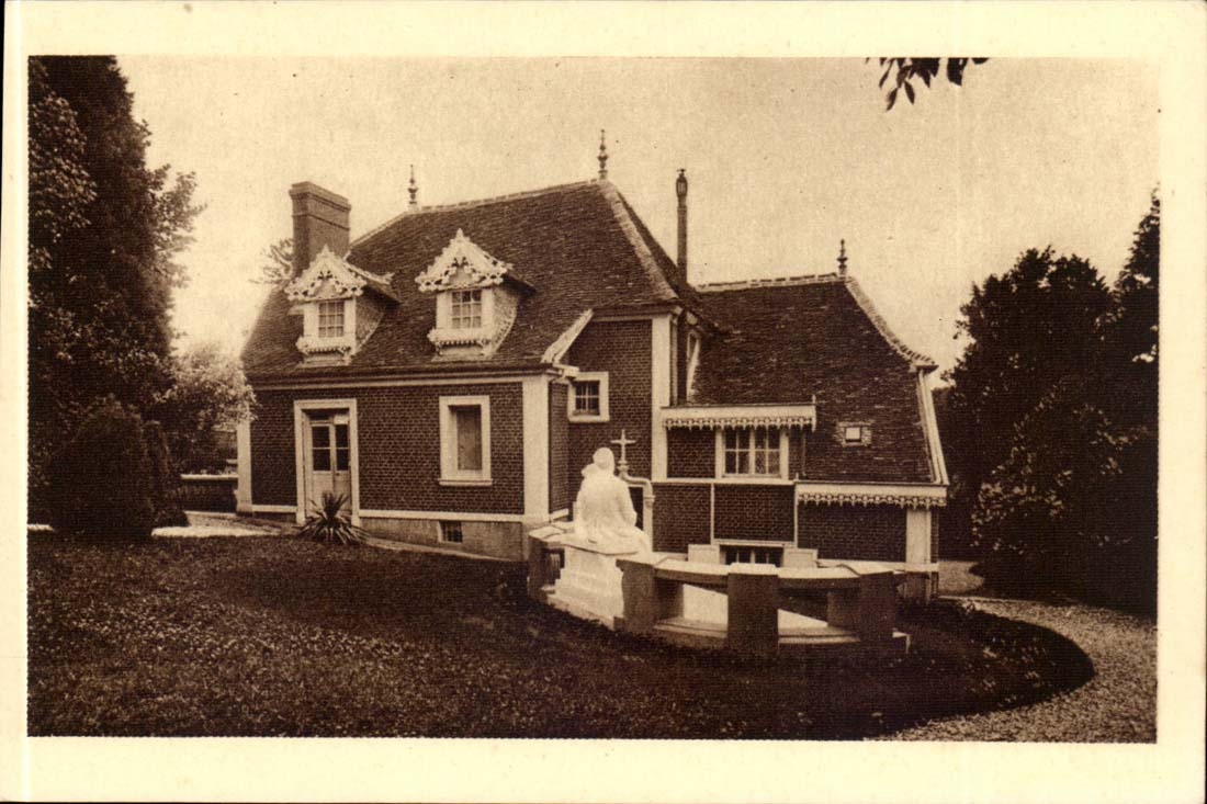 Les Bussamets — Blick von Norden auf den großen Garten — Verlag S. DEROOF