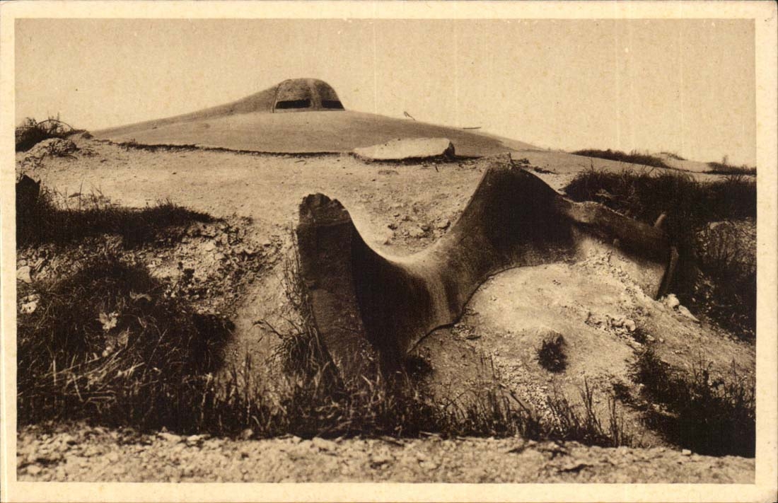 Fort de VAUX — Observatoire d'Artillerie orienté face à la plaine de la Wœvre — détruit par l'explosion d'un dépôt de détonateurs de 75 mm