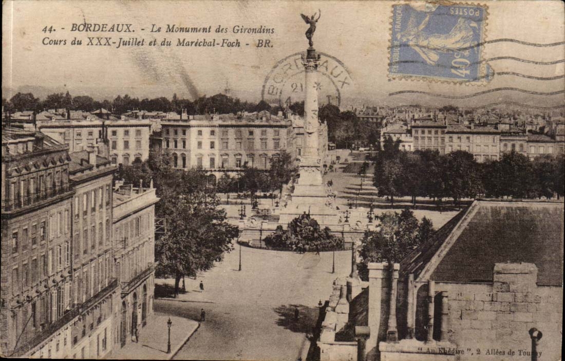 Bordeaux CPA Le monument des Girondins Cours du XXX juillet et du Marechal Foch