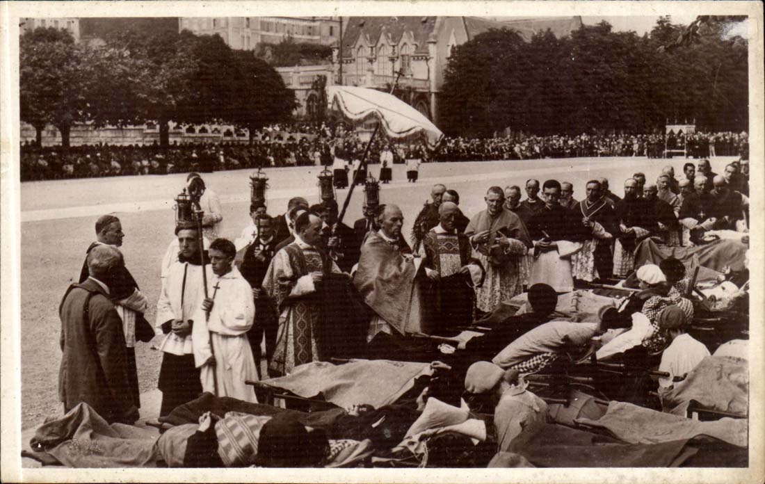 Lourdes CPA Benediction des malades