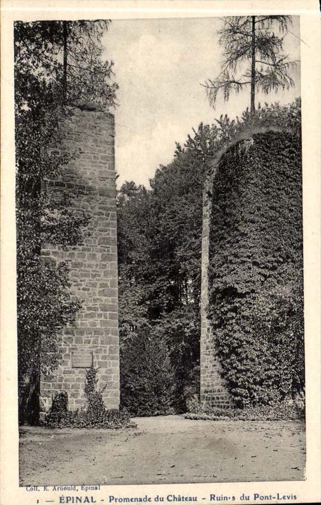 CPA Epinal Promenade du chateau Ruines du pont levis