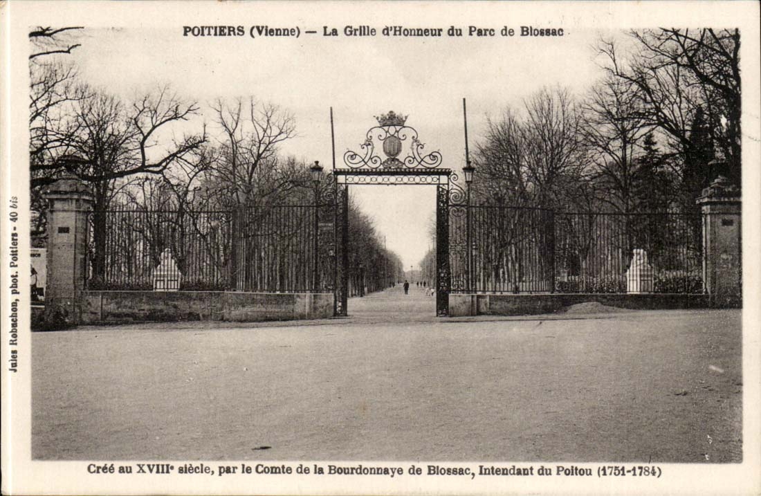 Poitiers (Vienne) — La Grille d'Honneur du Parc de Blossac — Jules Robachon, phot. Poitiers - 40 bis