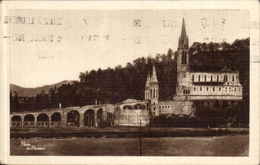 Lourdes CPA La basilique vue laterale