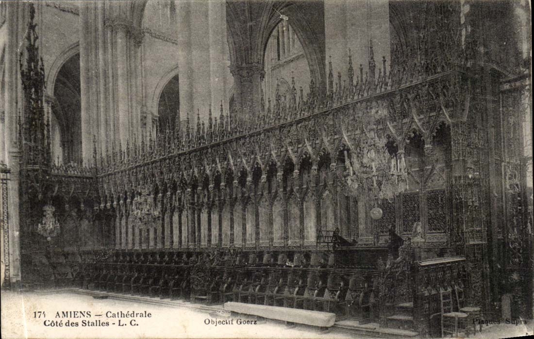 Amiens CPA La cathedrale Cote des stalles