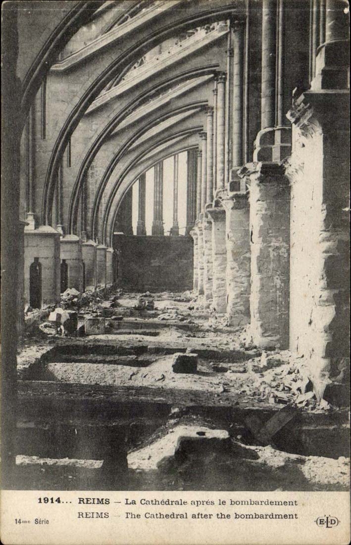 Reims CPA Guerre de 1914 la cathedrale apres la bombardement
