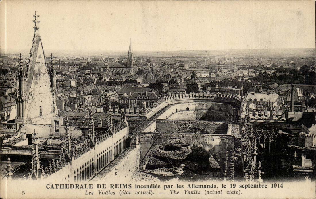 Reims CPA Guerre de 1914 la cathedrale incendiee par les Allemands 19 septembre 1914