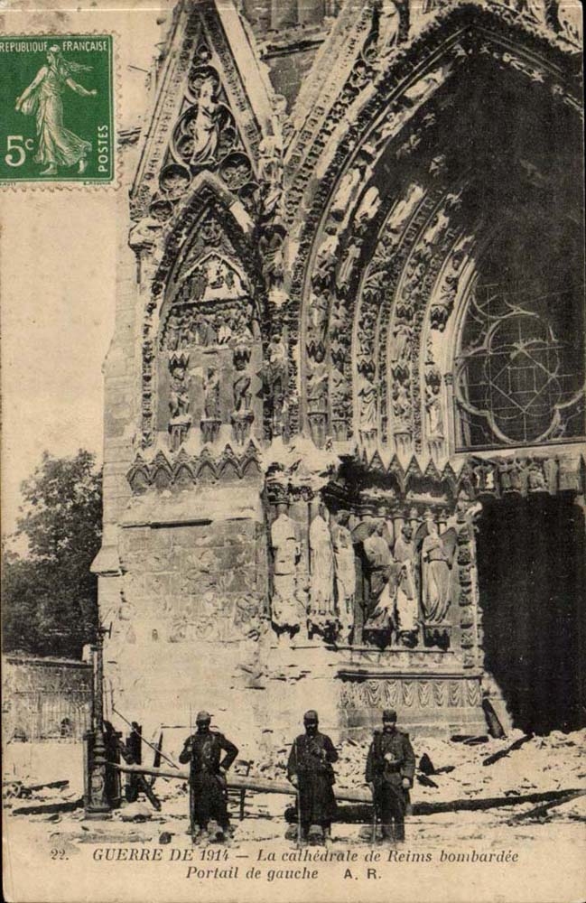 Reims CPA Guerre de 1914 la cathedrale de Reims bombarde portail de gauche