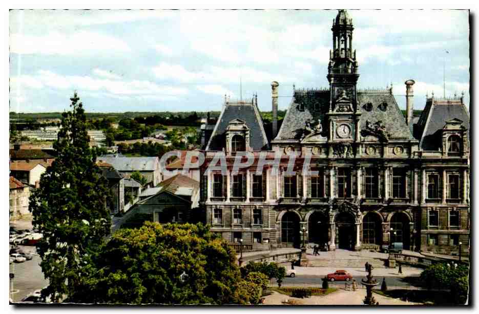 Limoges CPA L'hotel de ville Des deux cotes de l'horloge les statues de l'orfevrerie et de l'emaillage
