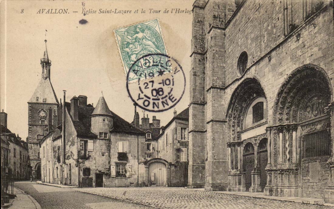 Avallon CPA Eglise Saint Lazare et la tour de l'horloge