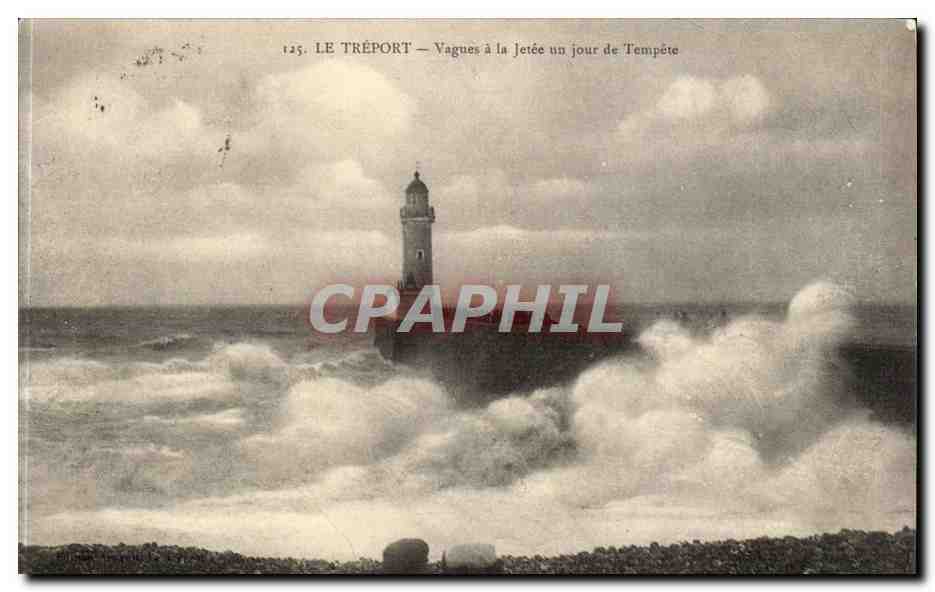 Le Treport - Vagues a la Jetee un jour de Tempete - phare - lighthouse - CPA 
