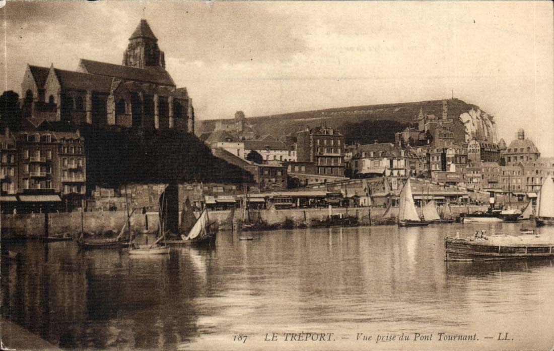 Le Treport - Vue prise du Pont Tournant - CPA 