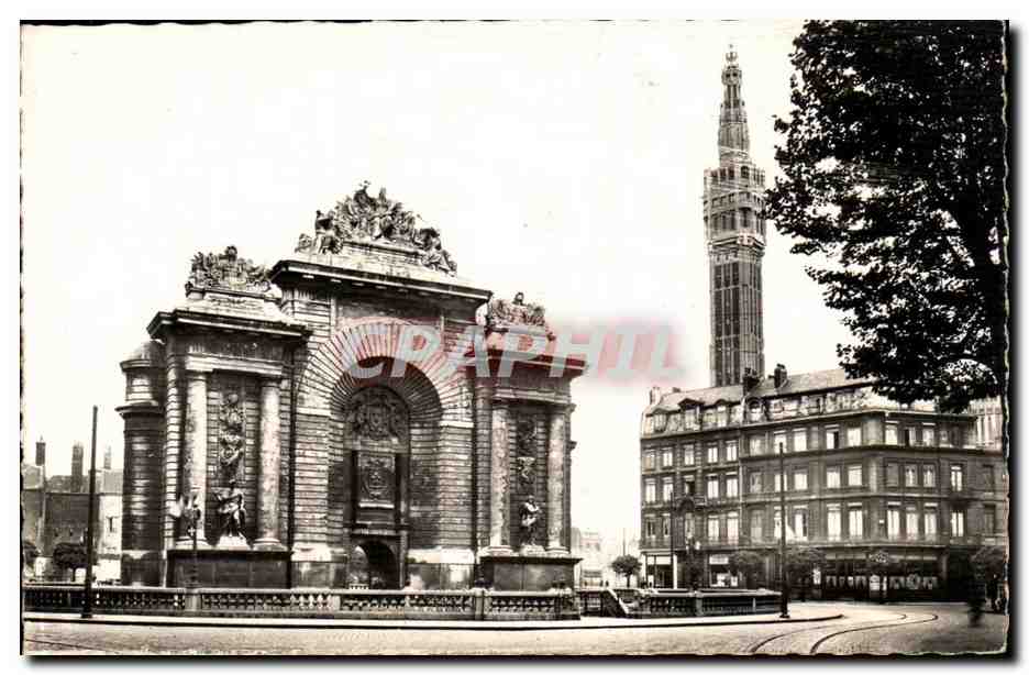 Lille - la Porte de Paris et le Beffroi - CPA 