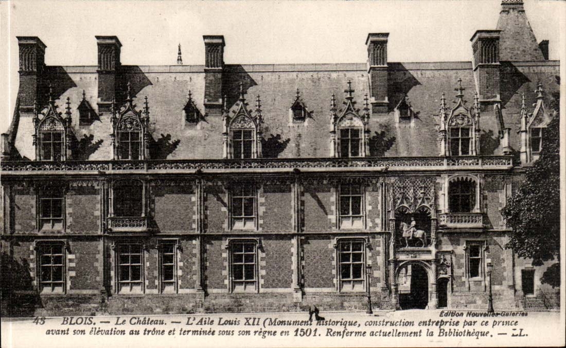 Blois CPA Le chateau l'aile Louis XII 