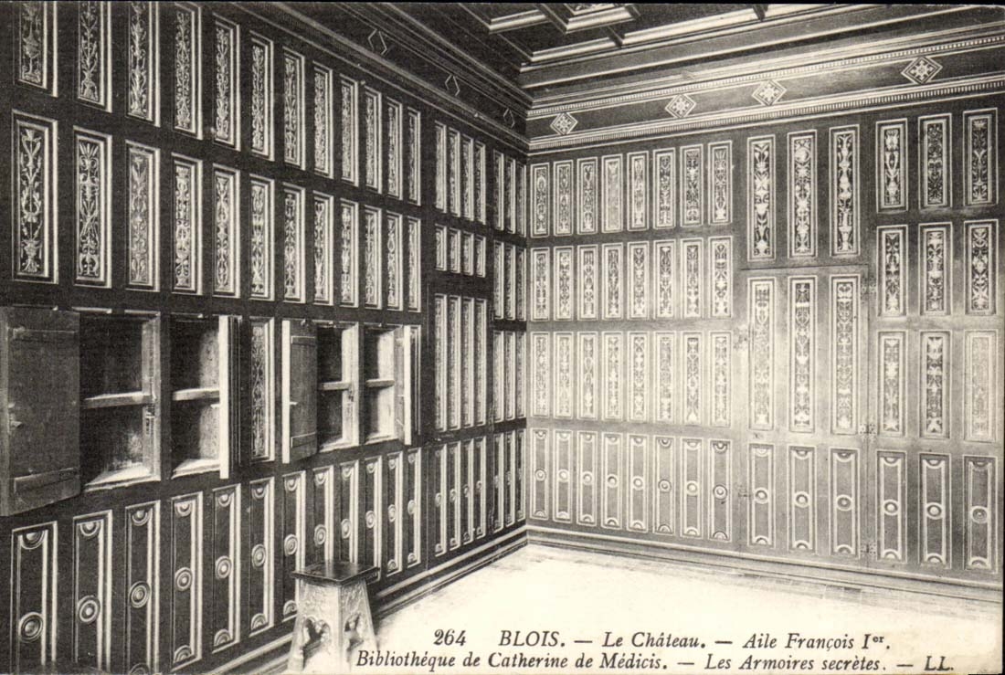 Blois CPA Le chateau Aile Francois 1er Bibliotheque de Catherine de Medicis (library)