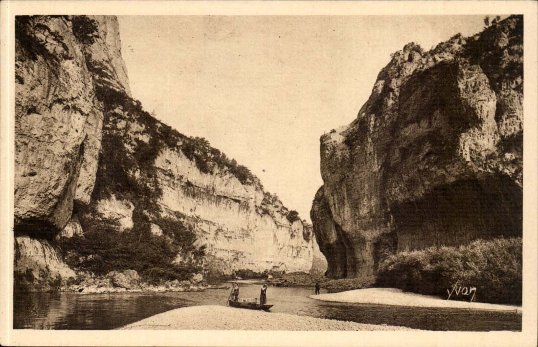 La Malène (Lozère) — Commencement du parcours en barque — Les Éditions d'Art Yvan, Paris