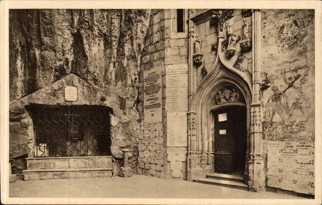 Rocamadour (Lot) — Tombeau de Saint Amadour et entrée de la chapelle miraculeuse — Éditions d'Art Y. V. O. I. Paris
