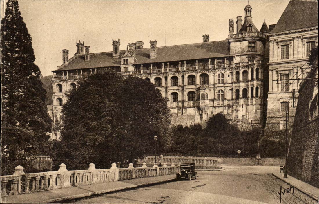 La Douce France - Chateau de Blois - Facade Francois 1 - CPA 