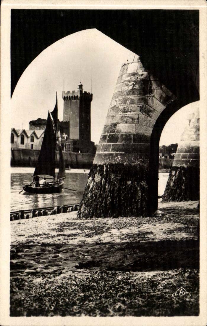 Les Sables-d'Olonne — Les Arcades de la Jetée des Sables — éditeur C.A.P. n°184
