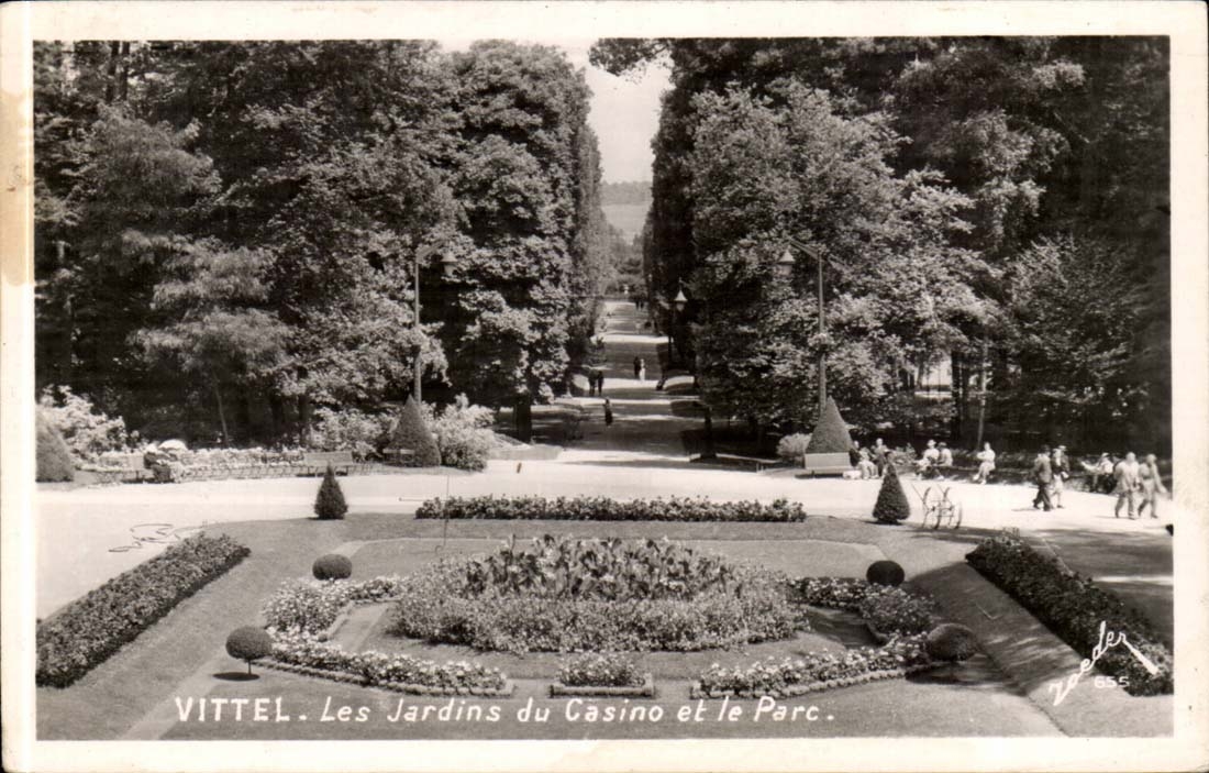 Vittel CPA Les jardins du casino et le parc