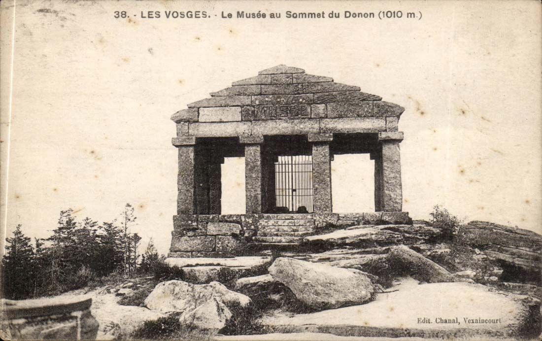 Les Vosges CPA Le musee au sommet du Donon (1010m)