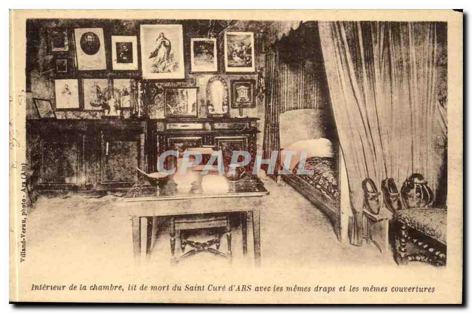 CPA Interieur de la chambre lit de mort de Saint Cure d'ars avec les memes draps et les memes couvertures