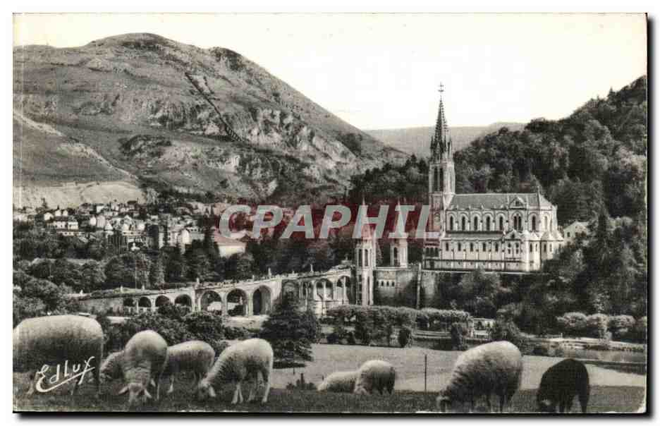 Lourdes CPA La basilique et le pic du Jour