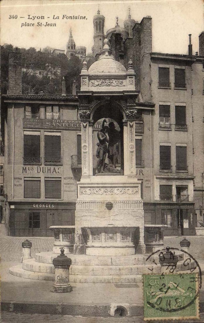 Lyon - La Fontaine Place St Jean - CPA 