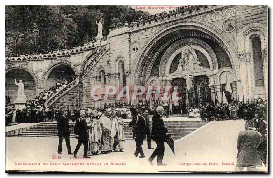Lourdes - Benediction du Saint Sacrement Devant la Rosaire - CPA 