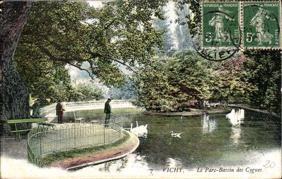 Vichy CPA Le parc bassin des cygnes