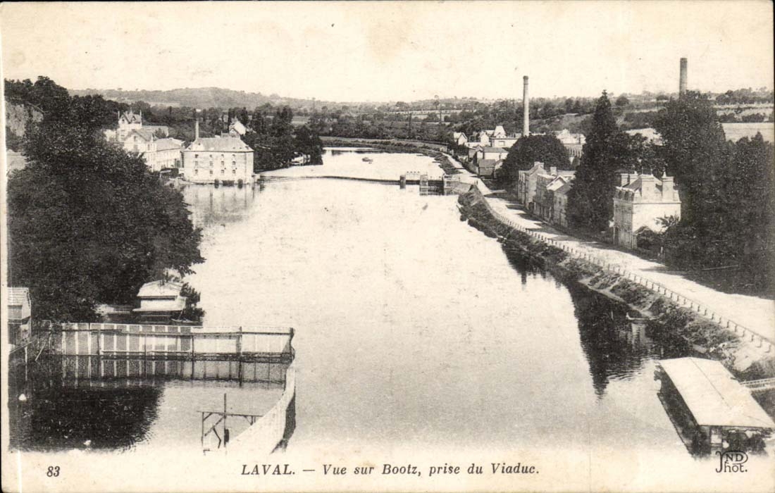 Laval CPA Vue sur Bootz prise du viaduc