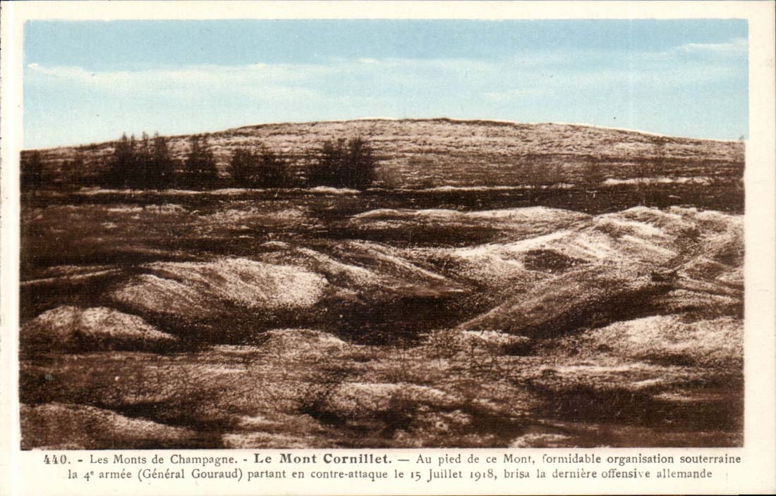 CPA les Monts de Champagne Mont Cornillet (militaria)