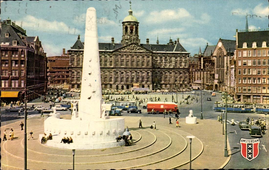 Dam — Königspalast und Nationaldenkmal — Vitacolor, Nr. 110